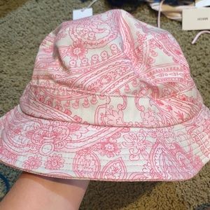 Nwot Frankie’s bikini bucket hat paisley pink